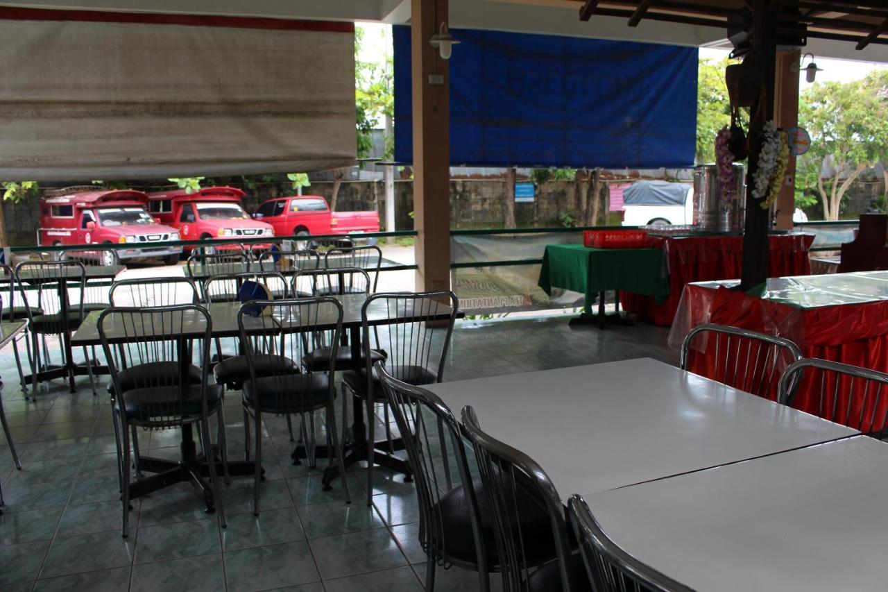 Oyo 75409 Premium The Family Hotel เชียงใหม่ ภายนอก รูปภาพ