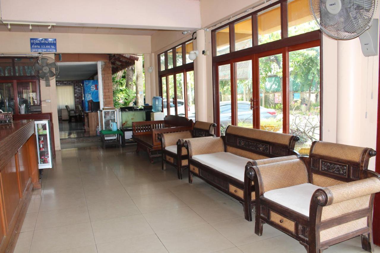Oyo 75409 Premium The Family Hotel เชียงใหม่ ภายนอก รูปภาพ