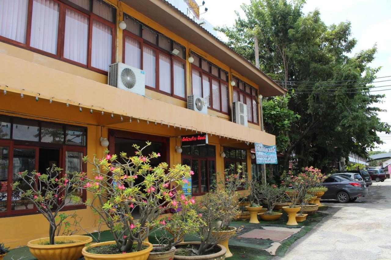 Oyo 75409 Premium The Family Hotel เชียงใหม่ ภายนอก รูปภาพ